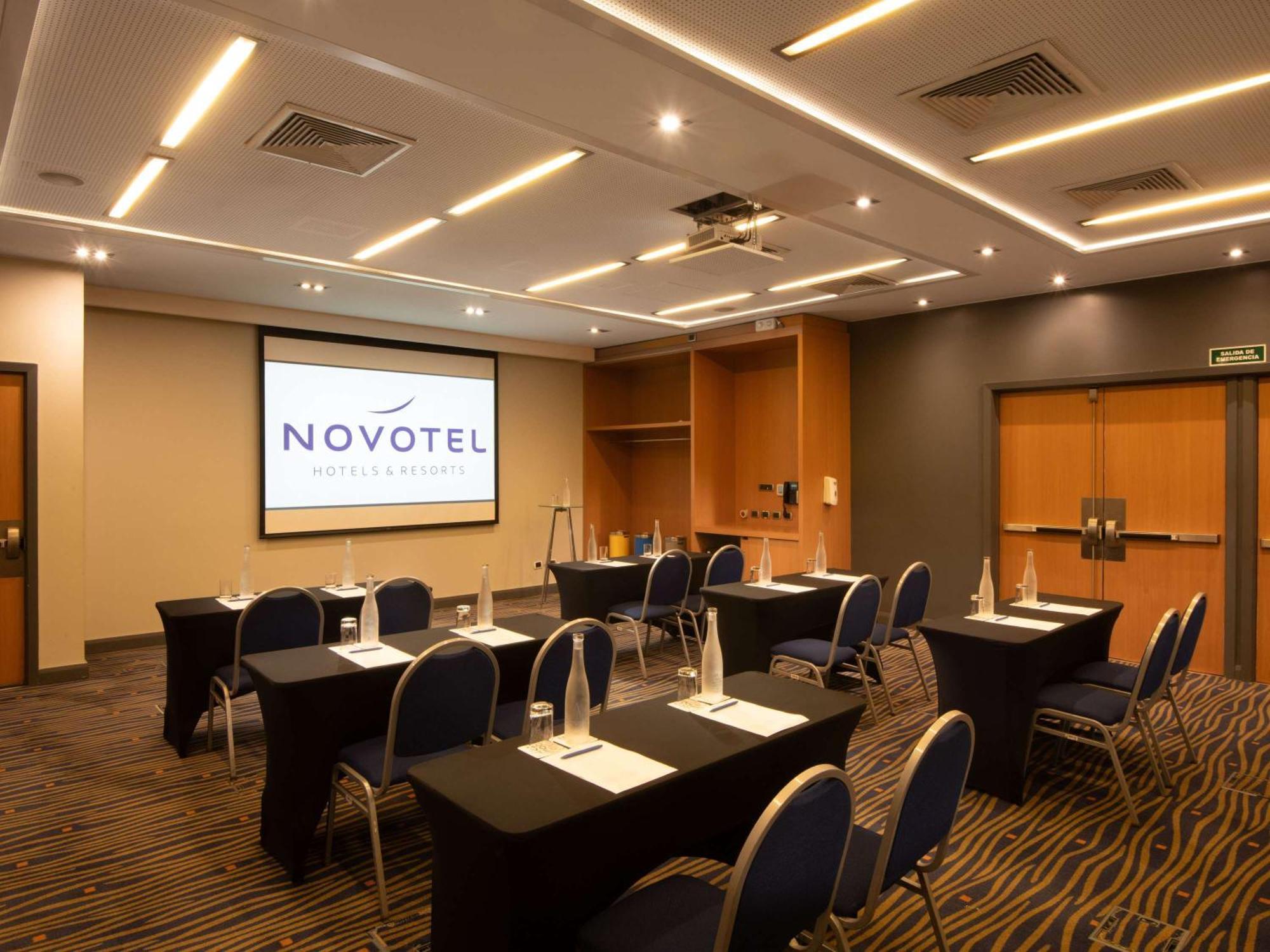 Novotel Santiago Vitacura Exterior photo